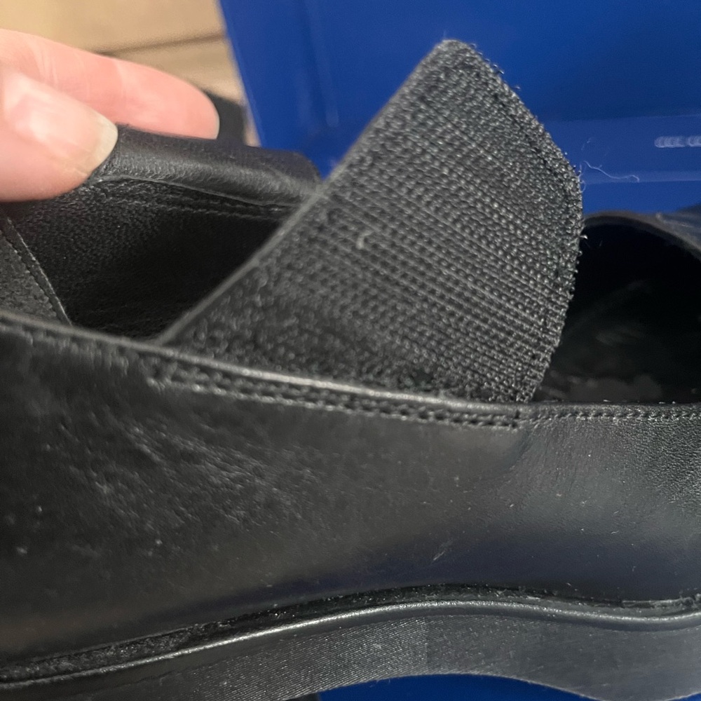 Vagabond Black Leather Platform Shoes
«Brooke» - Picture 9 of 15